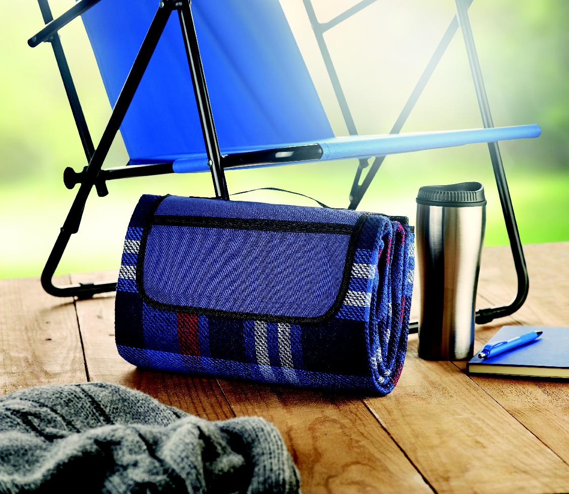 Tarp, Stoffrolle, Thermobecher, Campingausrüstung, Decke