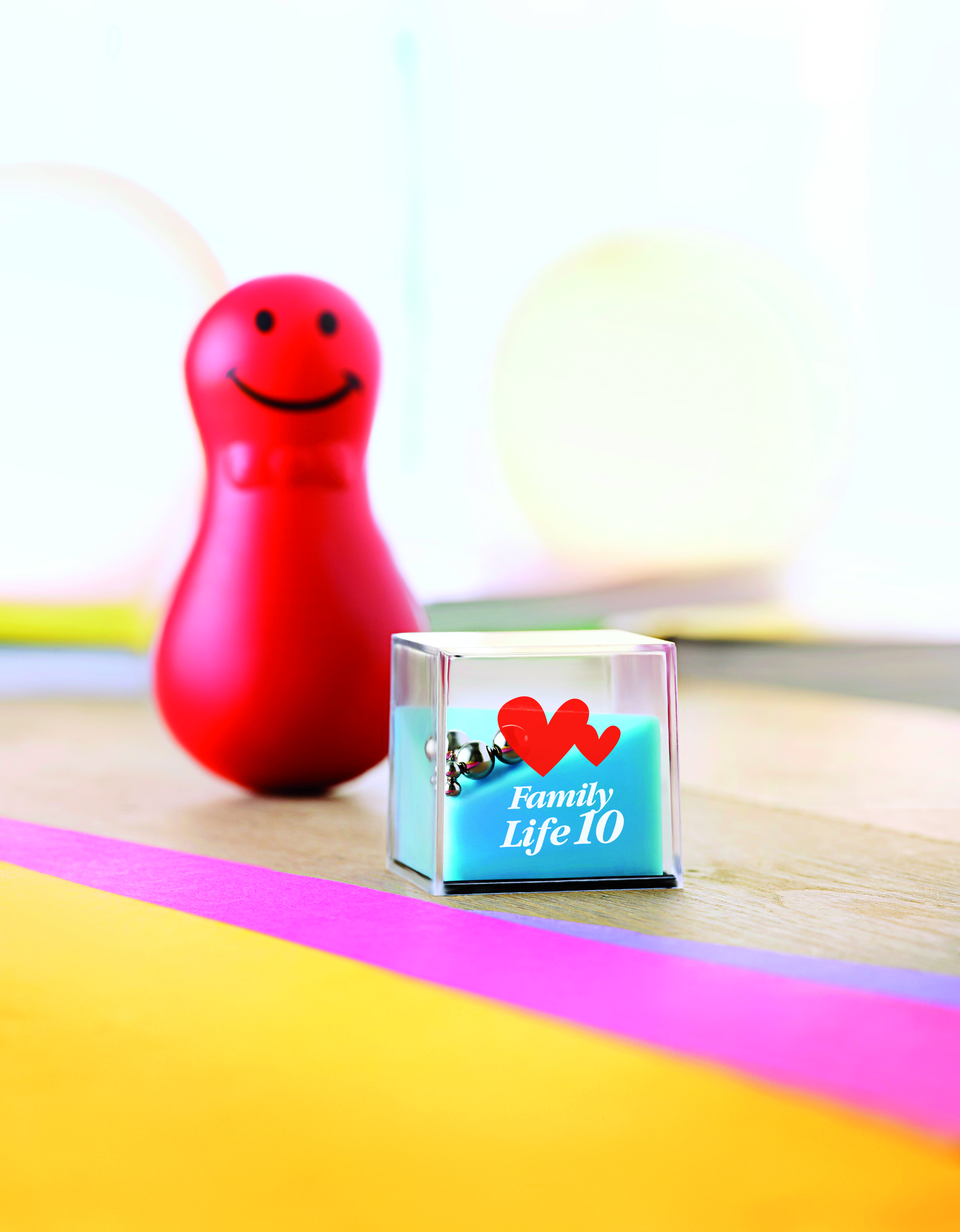 Spielzeug, Kegelfigur, Herz, Schmuckkästchen, Familienleben, plush, red figure, smiley, heart charm, gift box, puzzle, Gläser, Herz, Familie, Würfel, Kindspielzeug, Herz, Schmuckkasten, Bunte Farben, Familie Life 10