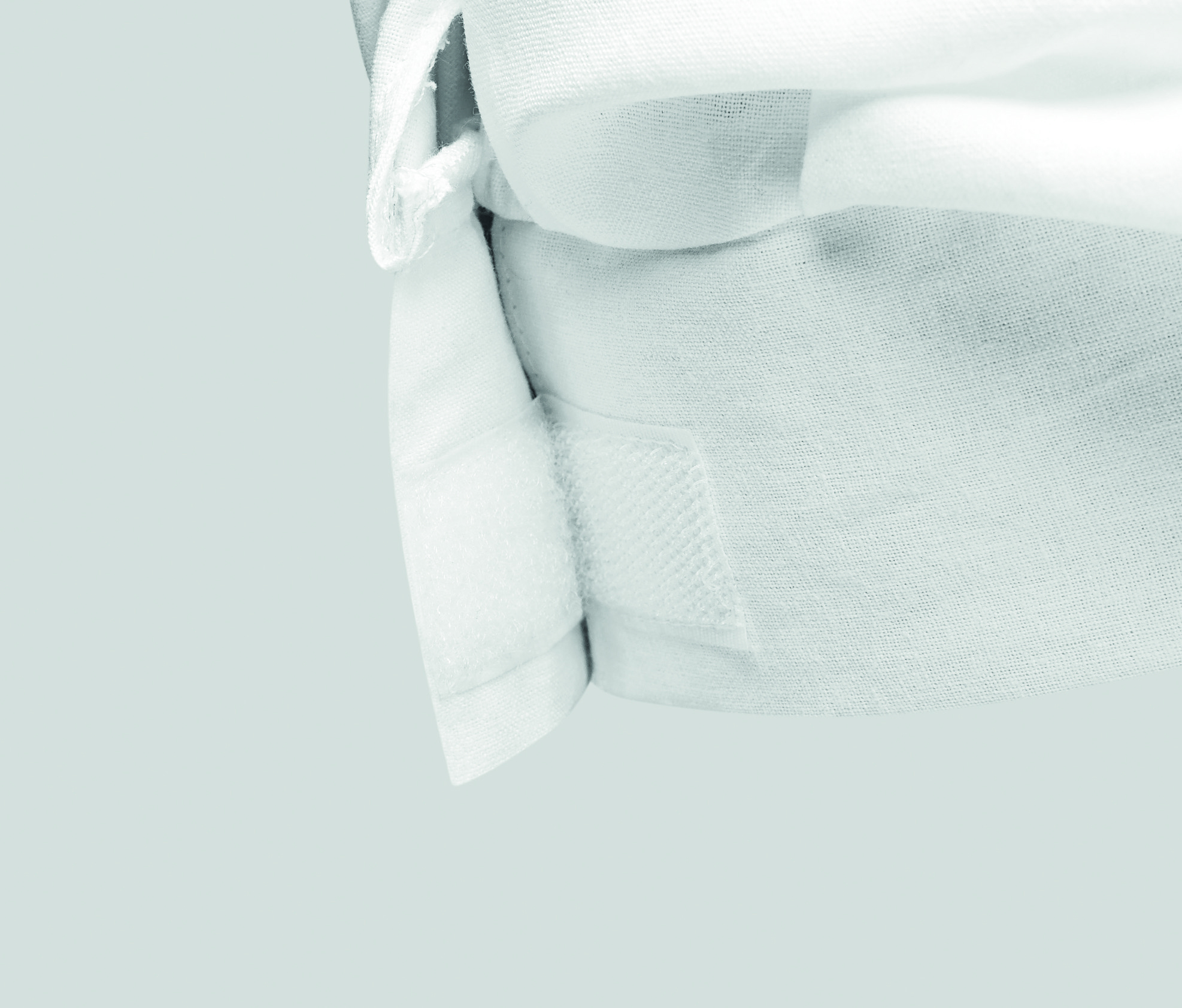 Maske, Gesichtsmaske, elastische Ohrschlaufen, weiße Stoffmaske, gestrickte Maske